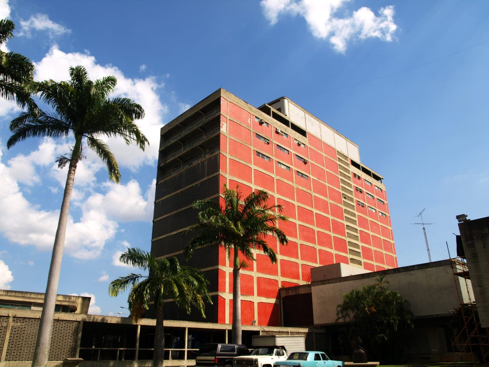Biblioteca Central de la Ciudad Universitaria de Caracas, obra de Carlos Raúl Villanueva