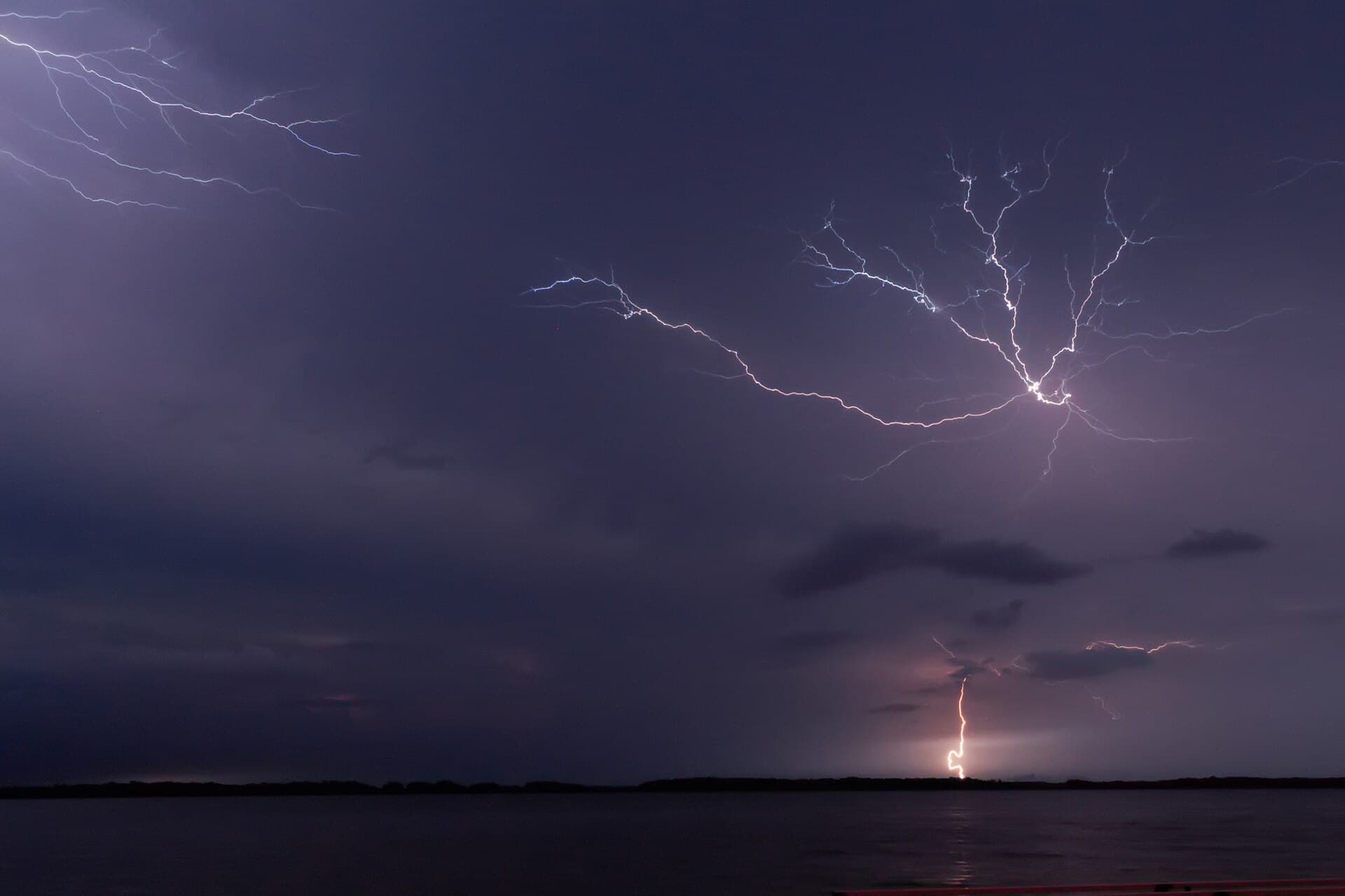 Tormenta eléctrica del Catatumbo sobre el lago