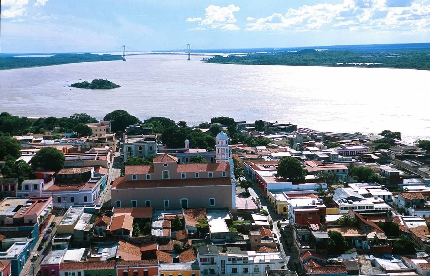 Casco histórico de Ciudad Bolívar sobre el río Orinoco