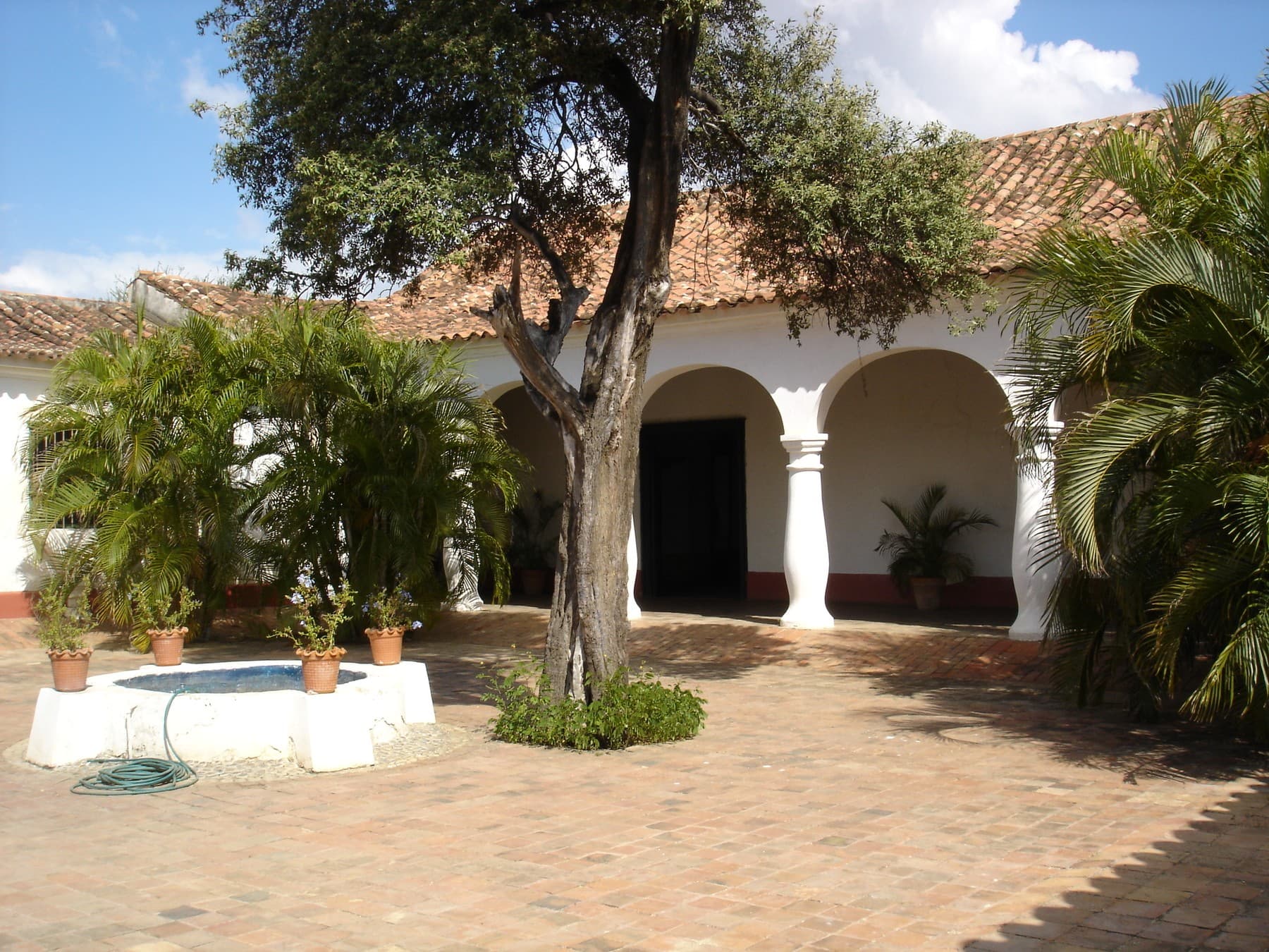 Patio de la Casa de las Ventanas de Hierro, en Coro