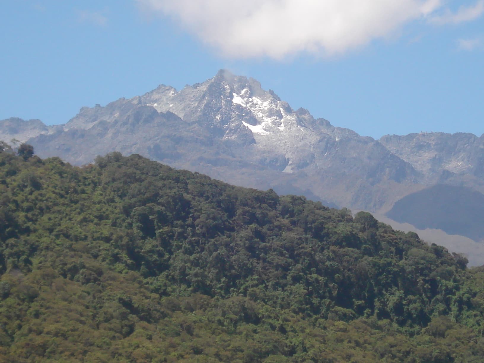 La Sierra Nevada y el Pico Bolívar sobre el valle de Mérida
