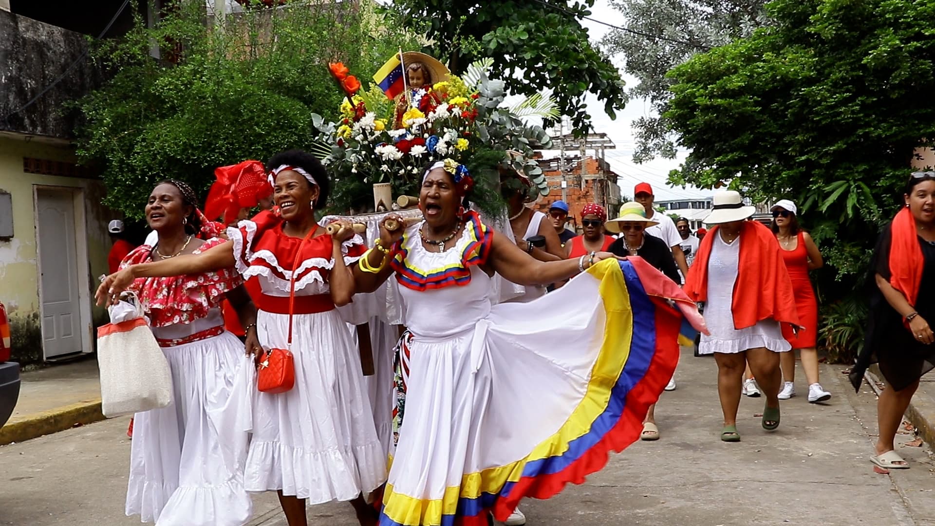 Mujeres cantando en la fiesta de San Juan Bautista en La Sabana, estado La Guaira