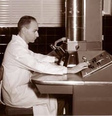 Humberto Fernández-Morán. Archivo del IVIC.