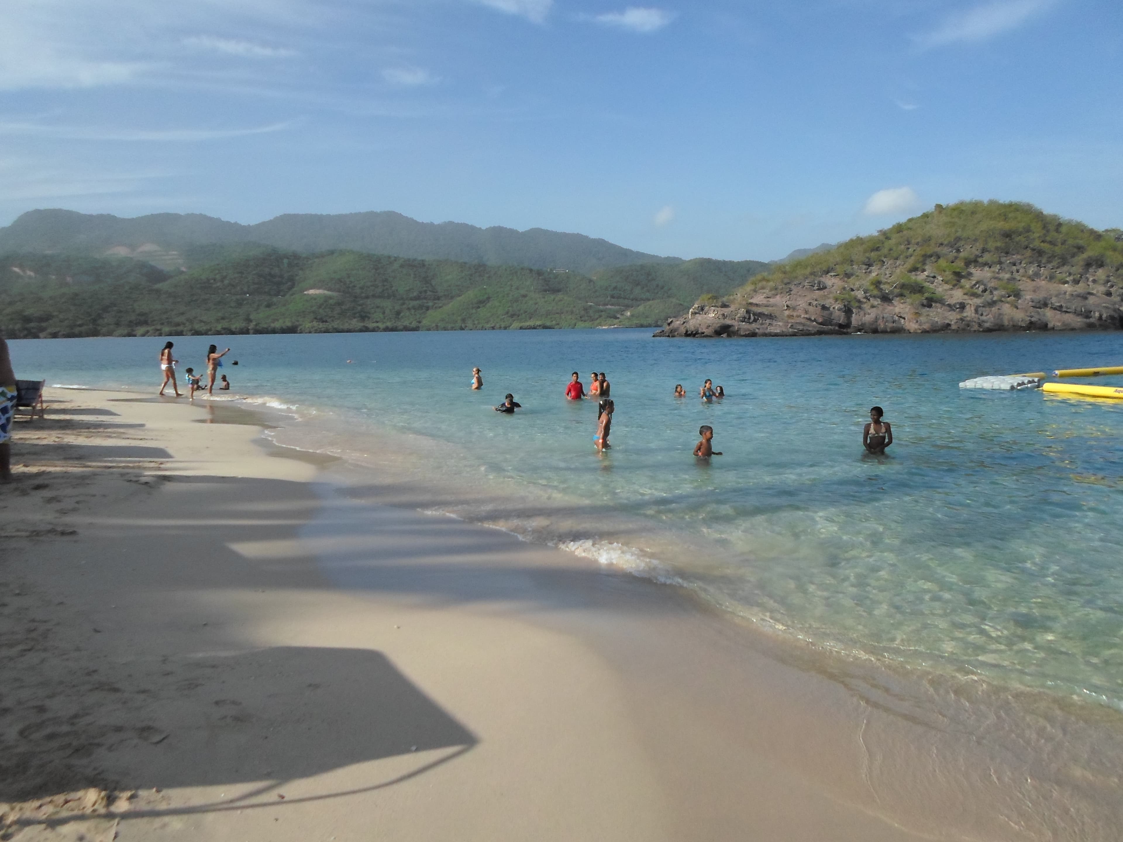 Orilla y aguas claras de Isla de Plata